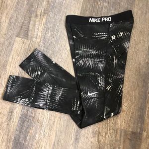 NIKE PRO Women’s DRI-FIT Medium Running Leggings